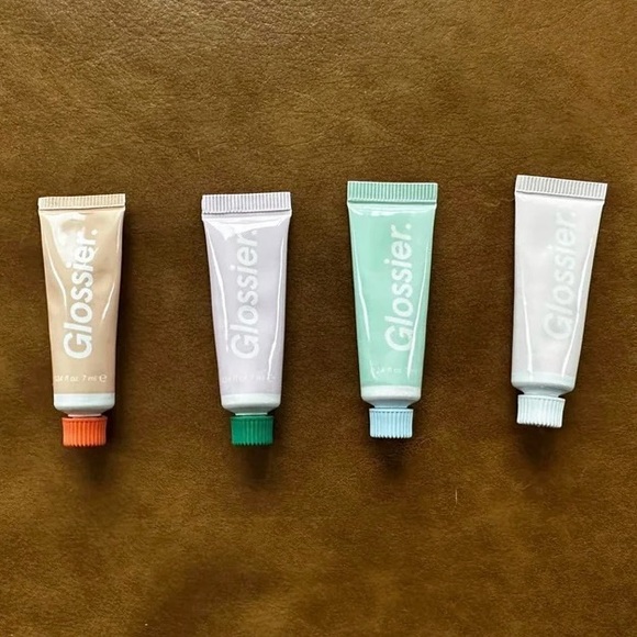 GLOSSIER ISO ITEMS!!!! - Picture 3 of 4